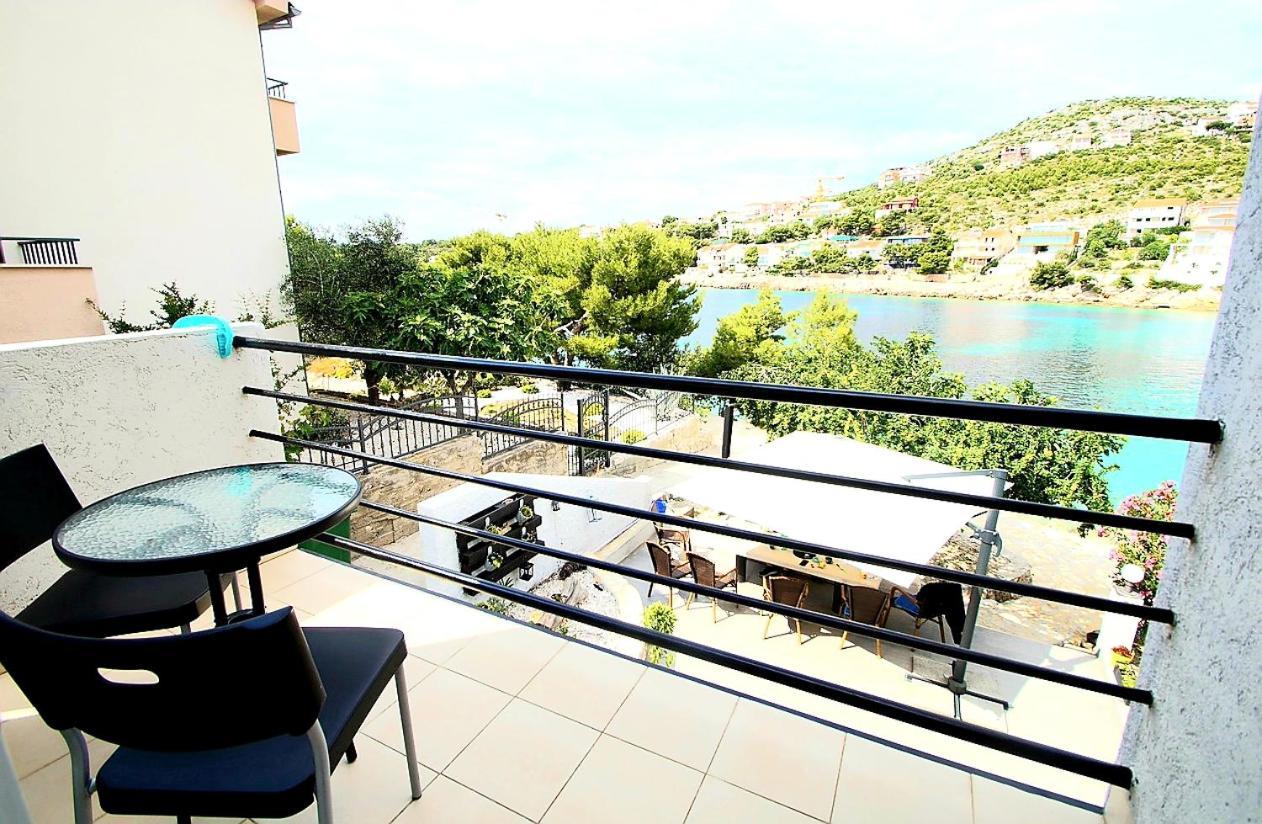 Apartments Petrovic พรีมอชเตน ภายนอก รูปภาพ