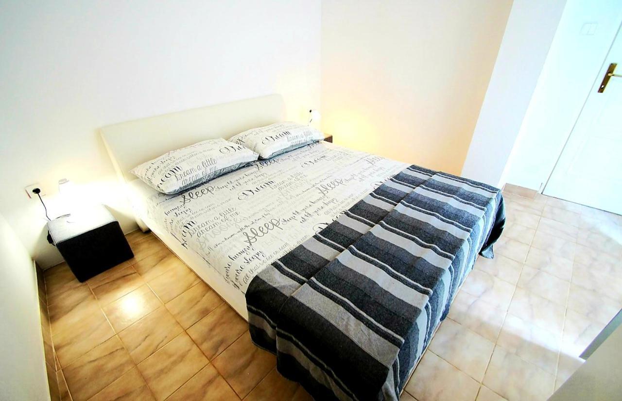 Apartments Petrovic พรีมอชเตน ภายนอก รูปภาพ