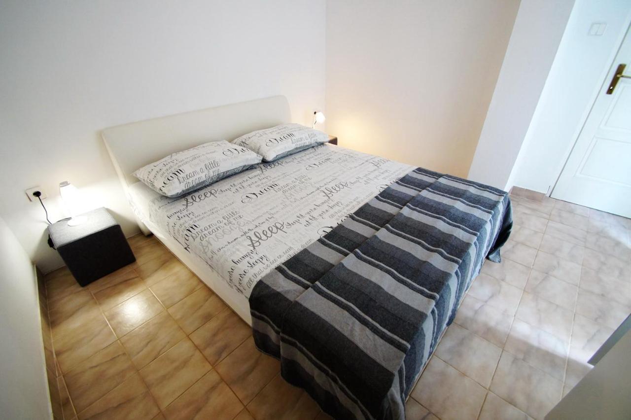 Apartments Petrovic พรีมอชเตน ภายนอก รูปภาพ