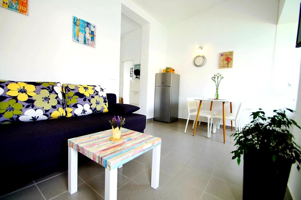 Apartments Petrovic พรีมอชเตน ภายนอก รูปภาพ