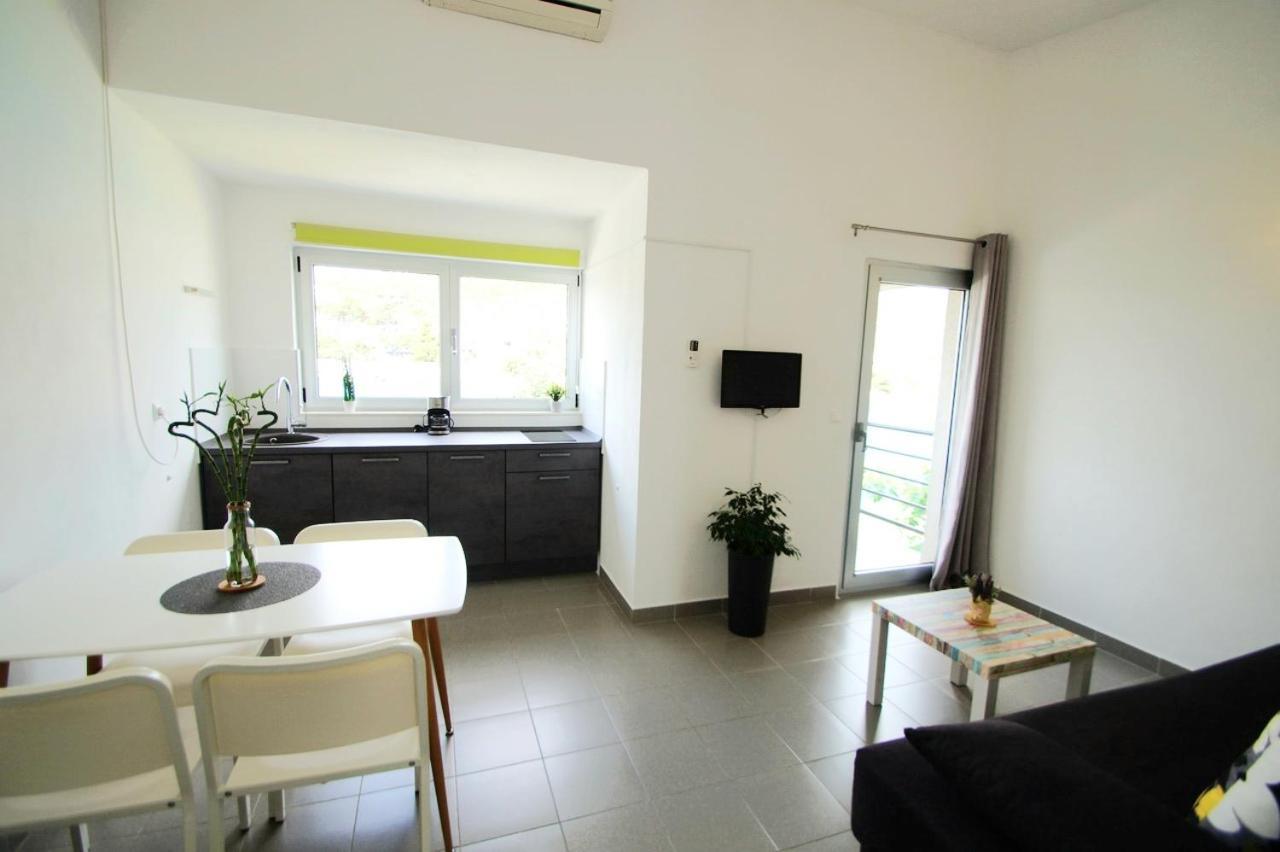 Apartments Petrovic พรีมอชเตน ภายนอก รูปภาพ
