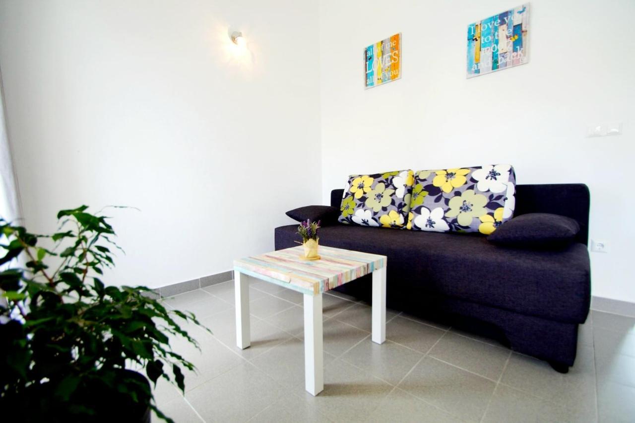 Apartments Petrovic พรีมอชเตน ภายนอก รูปภาพ