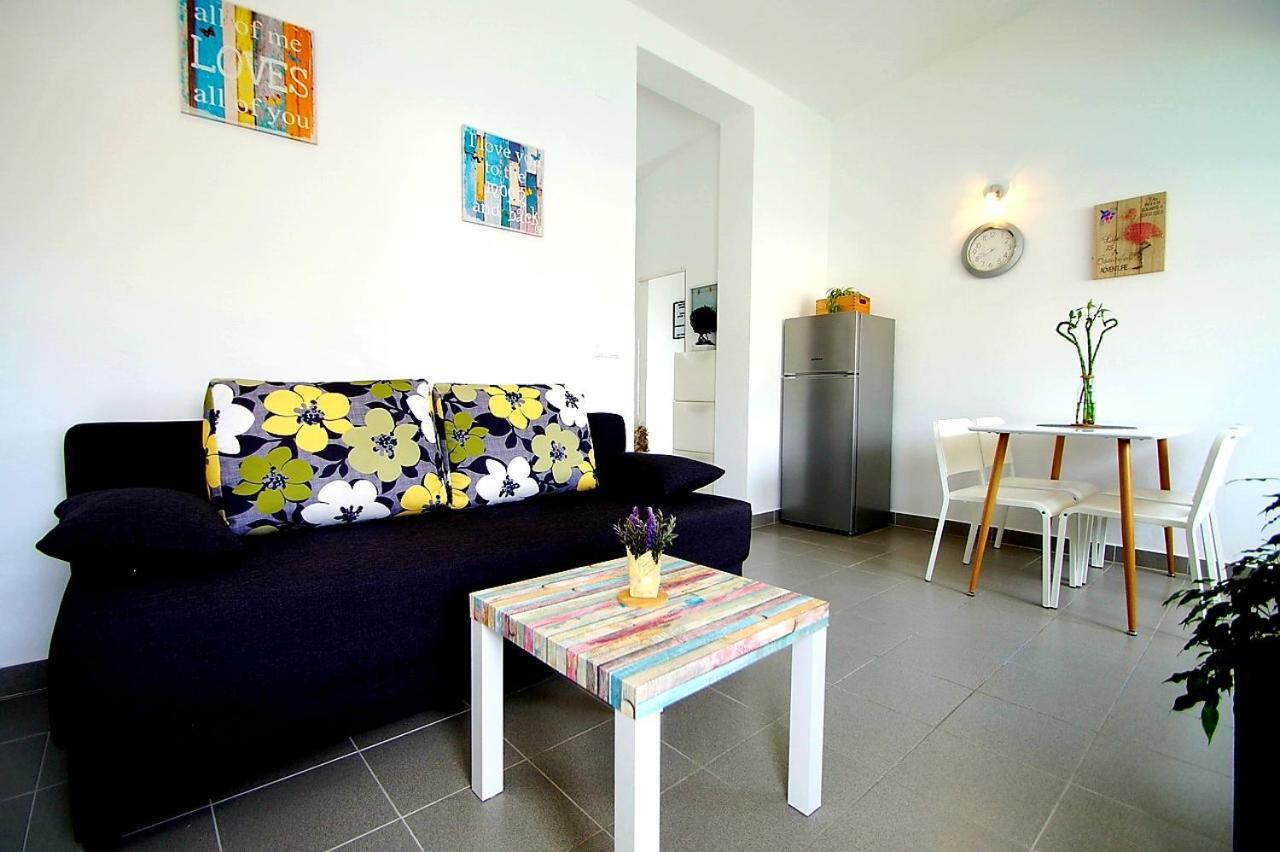 Apartments Petrovic พรีมอชเตน ภายนอก รูปภาพ