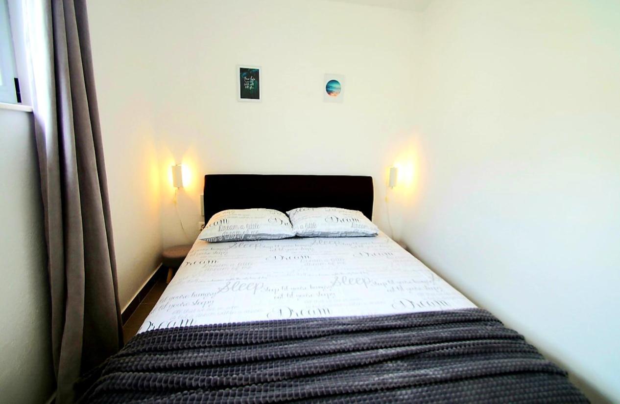 Apartments Petrovic พรีมอชเตน ภายนอก รูปภาพ