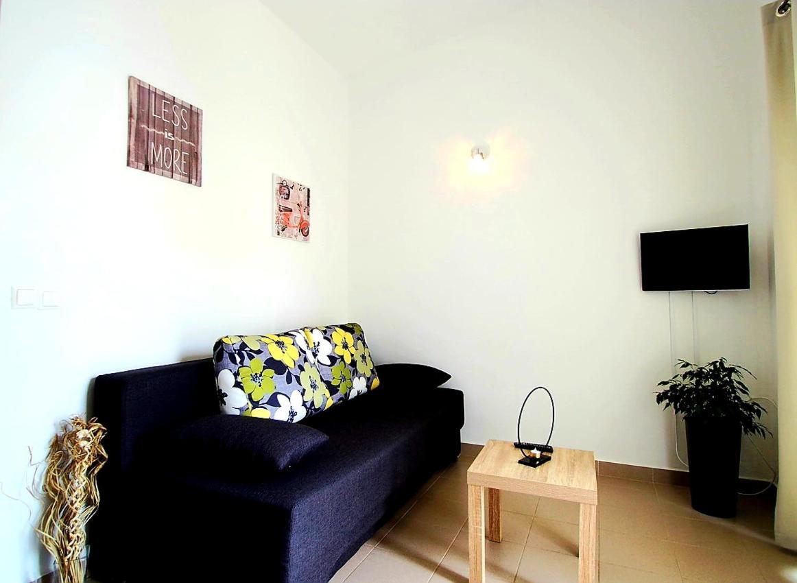 Apartments Petrovic พรีมอชเตน ภายนอก รูปภาพ