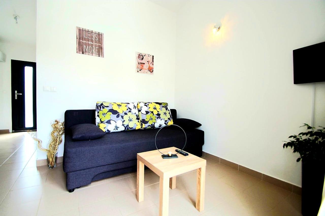 Apartments Petrovic พรีมอชเตน ภายนอก รูปภาพ